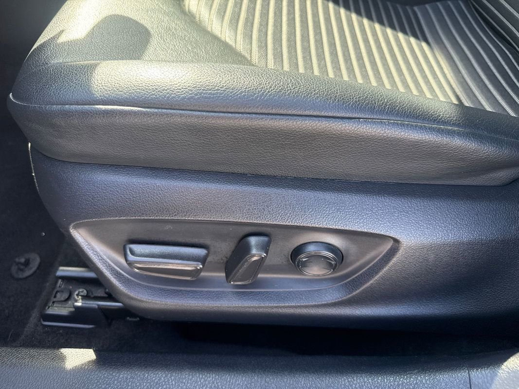 Used 2021 Toyota Camry SE FWD image 17