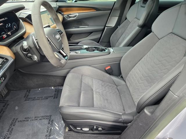 Used 2022 Audi e-tron GT Premium Plus image 25