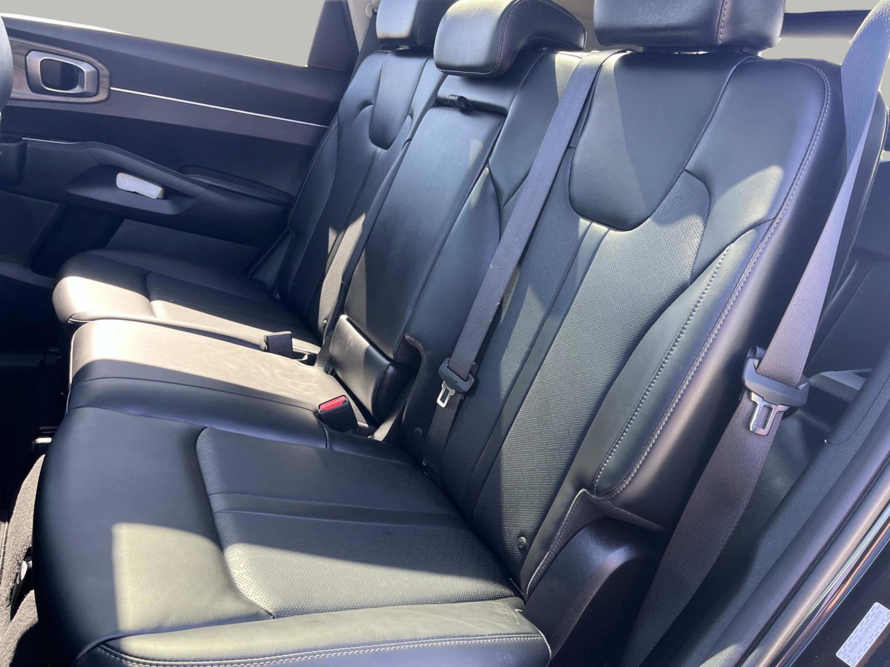 Used 2023 Kia Sorento S w/ Panoramic Sunroof Package AWD/4WD image 22