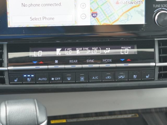 Used 2024 Toyota Sienna Limited AWD/4WD image 28