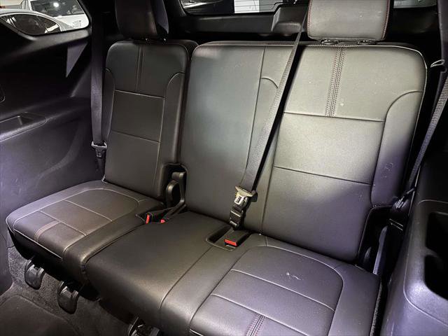 Used 2023 Chevrolet Traverse RS AWD/4WD image 18
