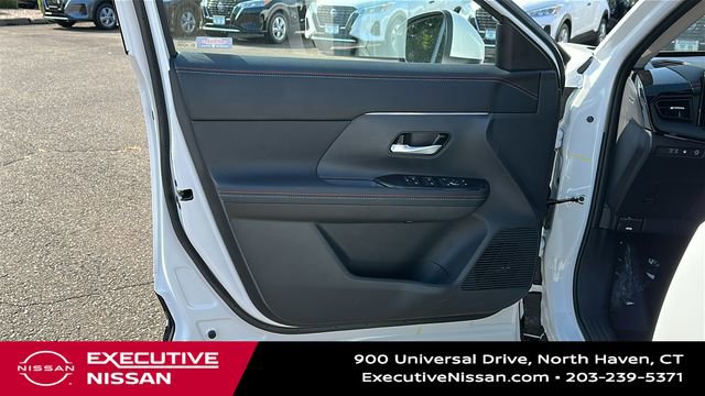 Used 2025 Nissan Kicks SR w/ Interior Electronics Package FWD image 9