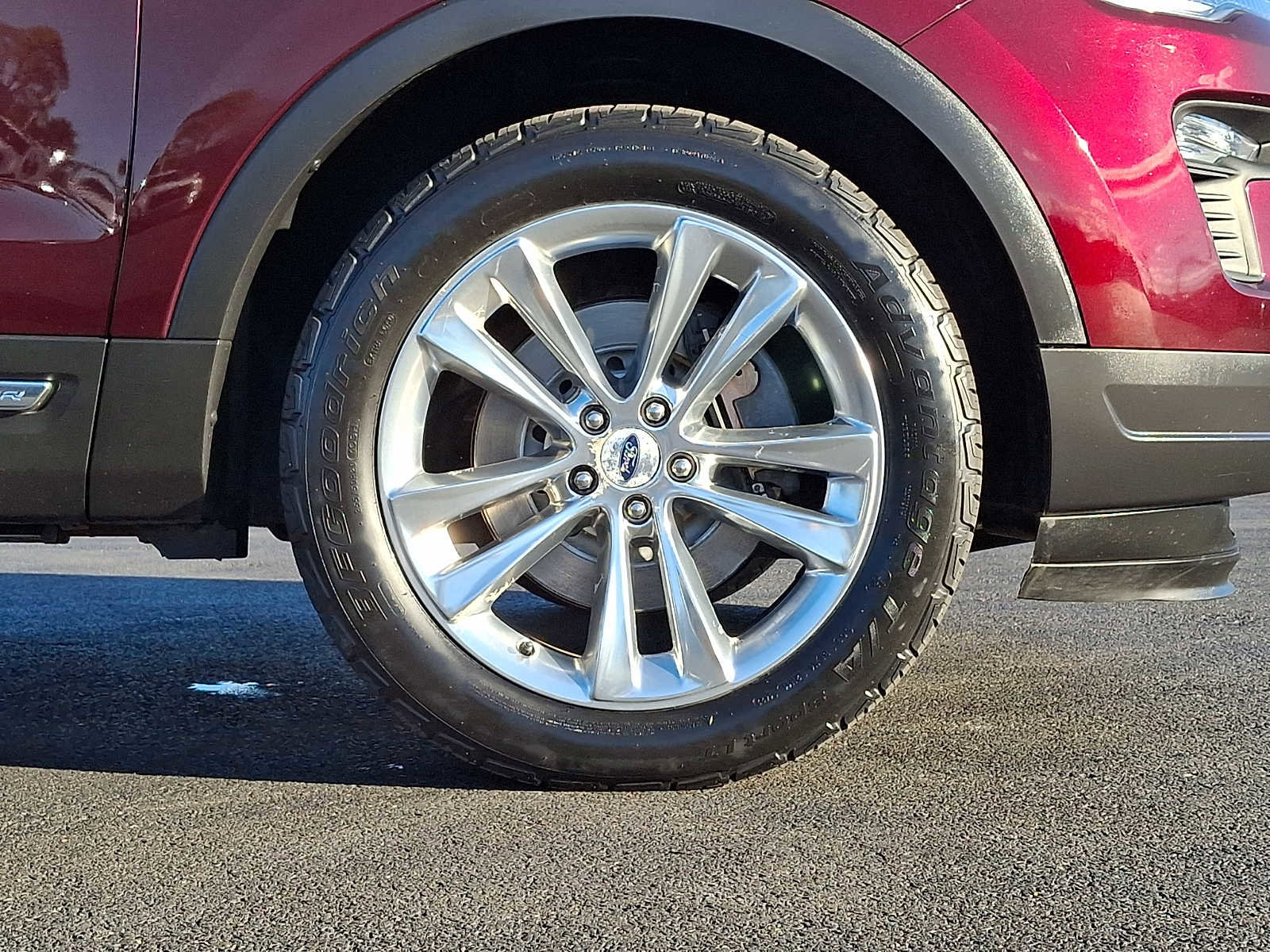 Certified 2019 Ford Explorer XLT w/ Equipment Group 202A AWD/4WD image 8