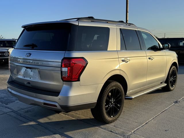Used 2023 Ford Expedition XLT AWD/4WD image 5