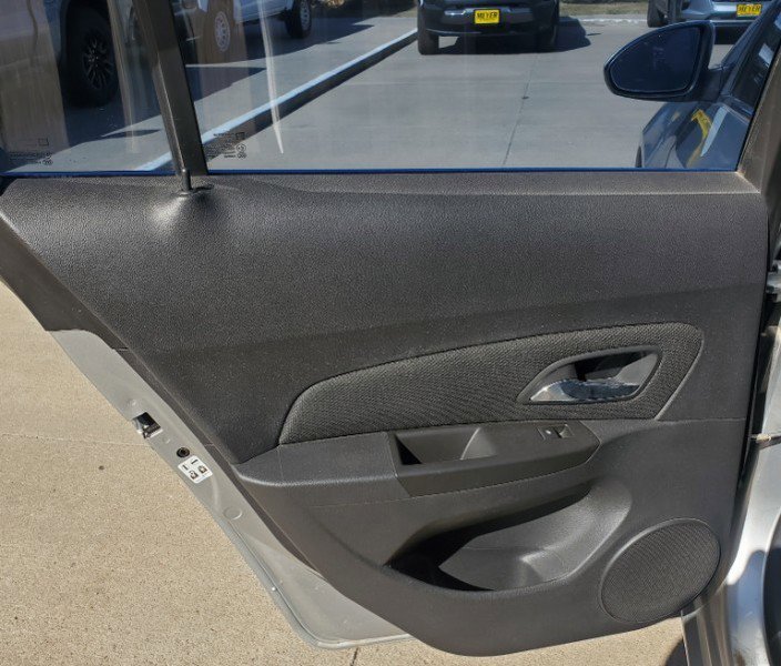 Used 2016 Chevrolet Cruze LT image 13