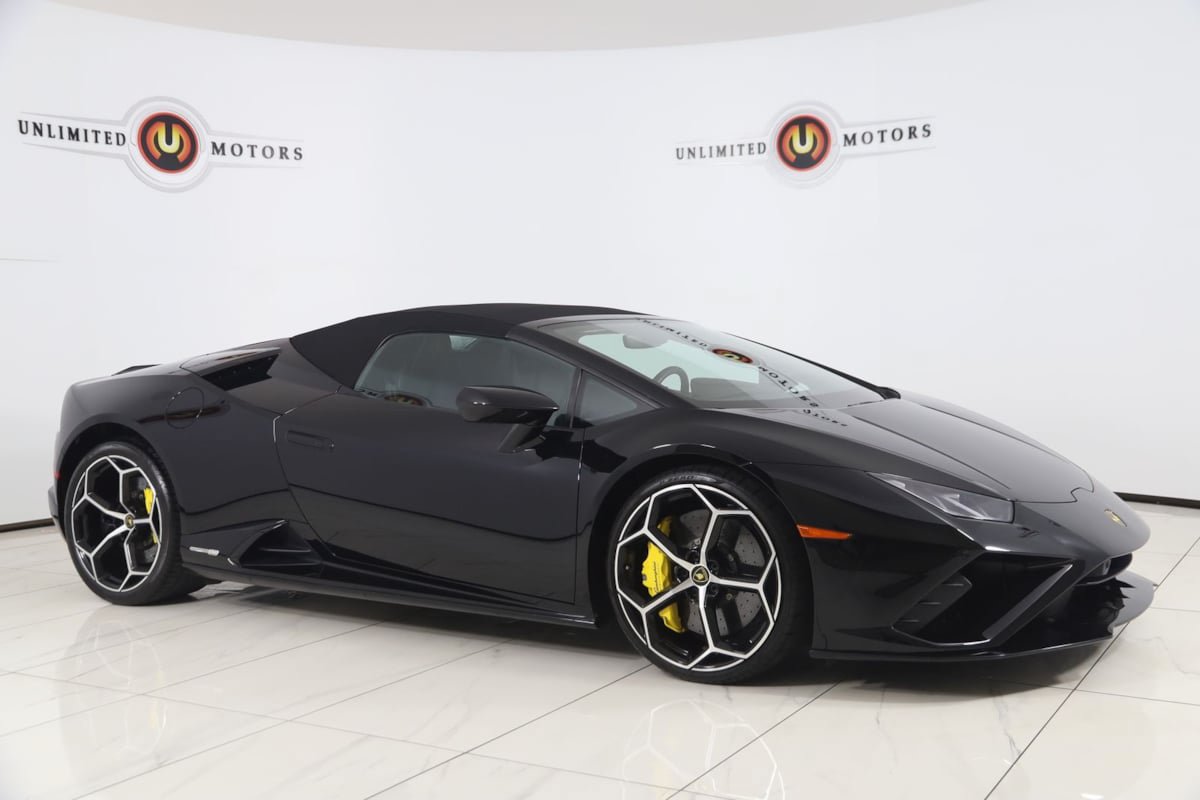 Used 2023 Lamborghini Huracan EVO RWD image 32