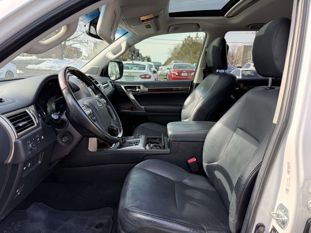 Used 2018 Lexus GX 460 Premium w/ Premium Package image 13