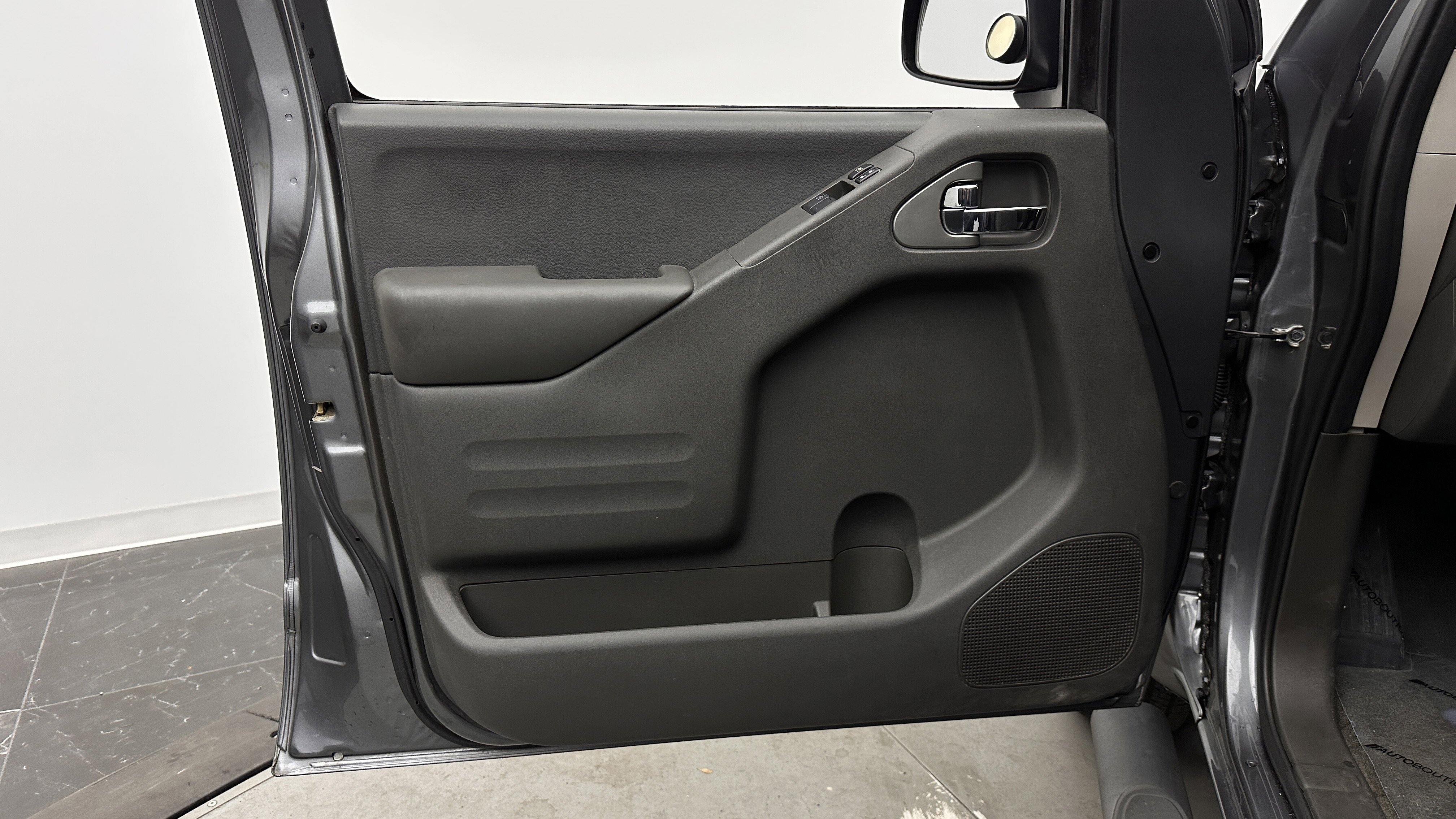 Used 2017 Nissan Frontier SV RWD image 12