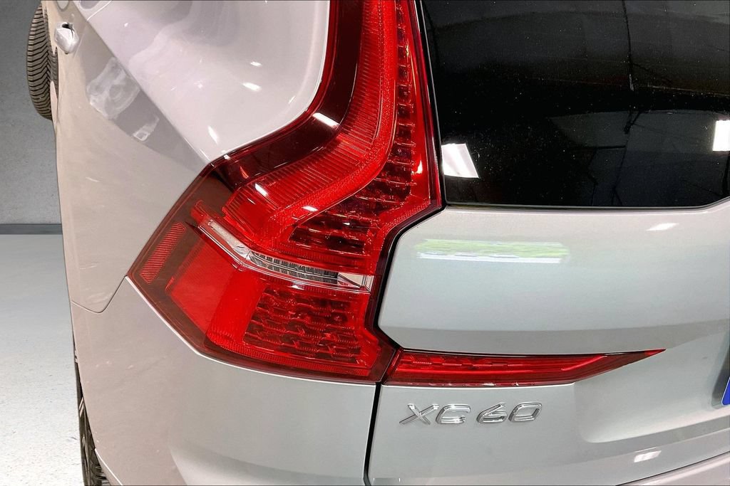 Certified 2023 Volvo XC60 B5 Ultimate w/ Climate Package AWD/4WD image 24