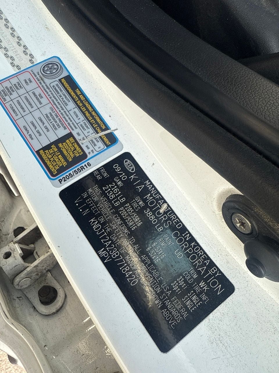 Used 2011 Kia Soul + FWD image 8