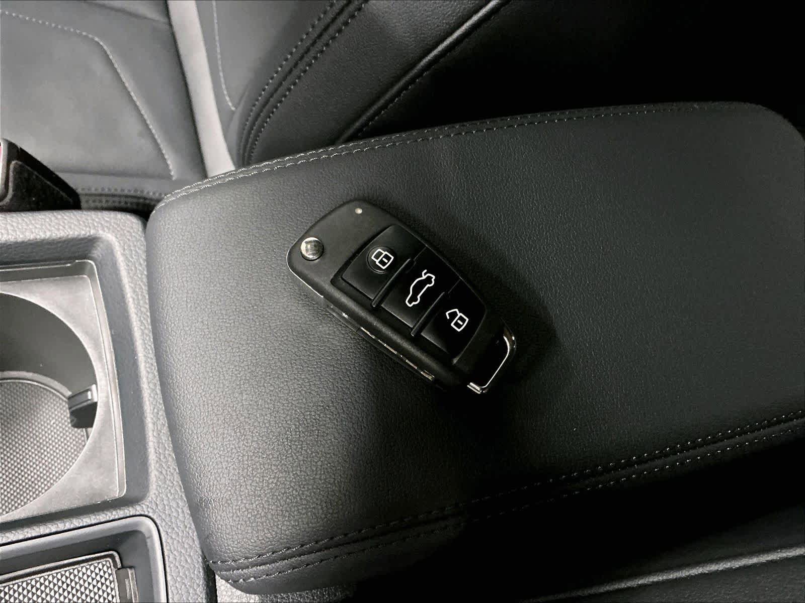 Certified 2025 Audi Q3 2.0T Premium image 13