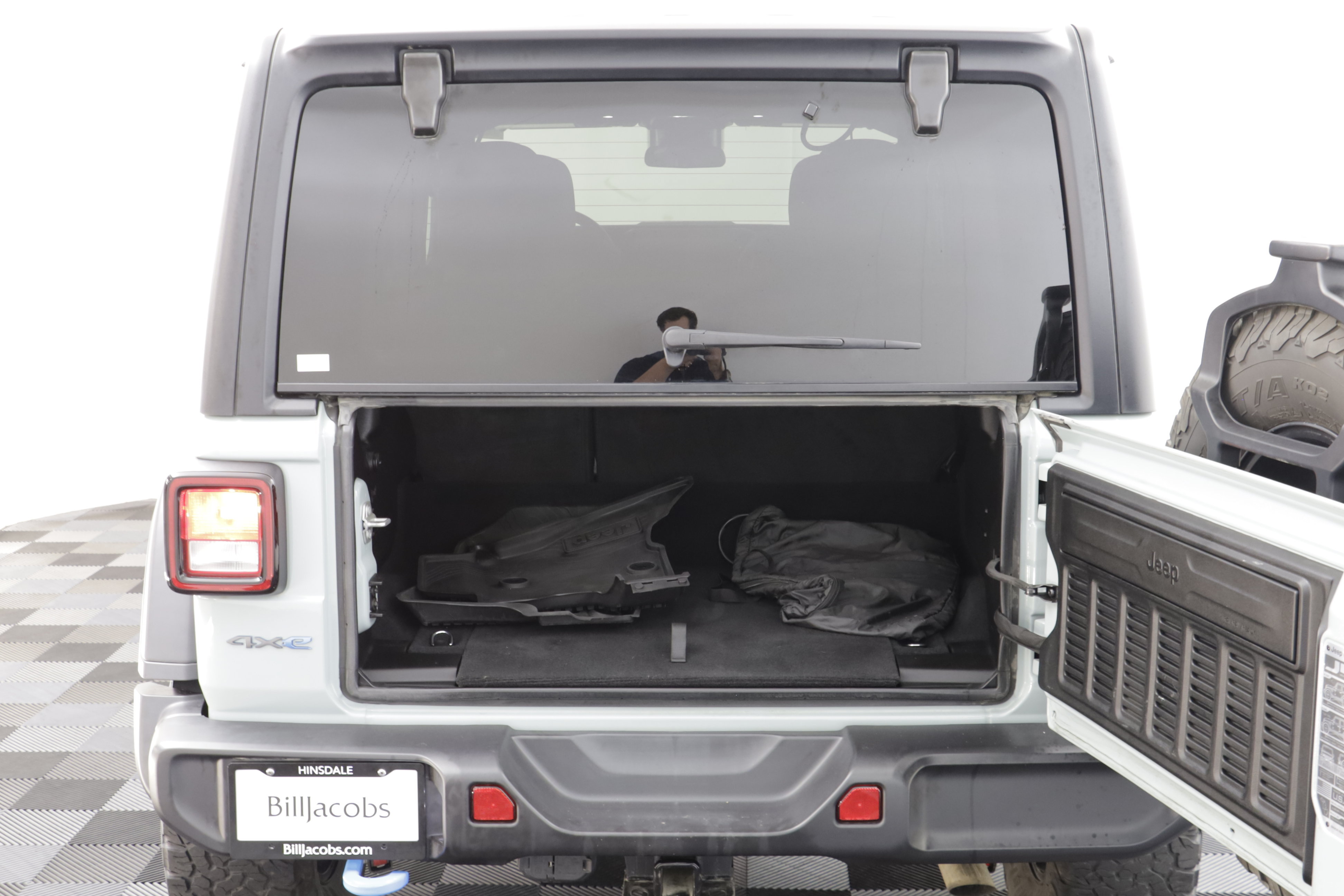 Used 2024 Jeep Wrangler Unlimited AWD/4WD image 18
