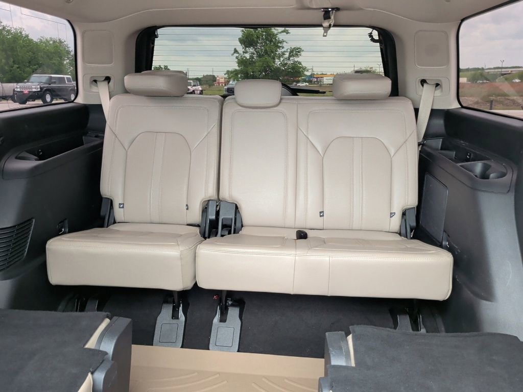 Used 2023 Ford Expedition Limited image 45