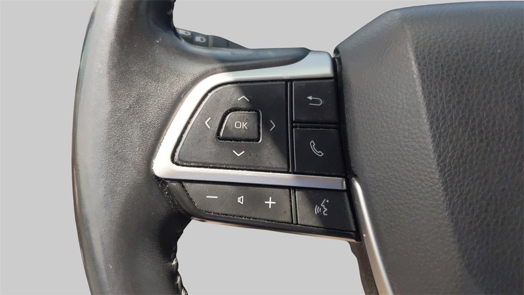 Used 2022 Toyota Highlander Bronze Edition image 22