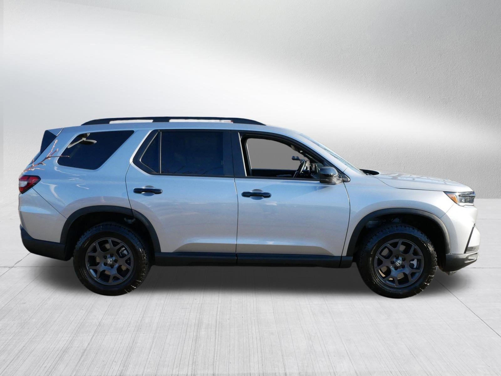 Certified 2025 Honda Pilot TrailSport image 7