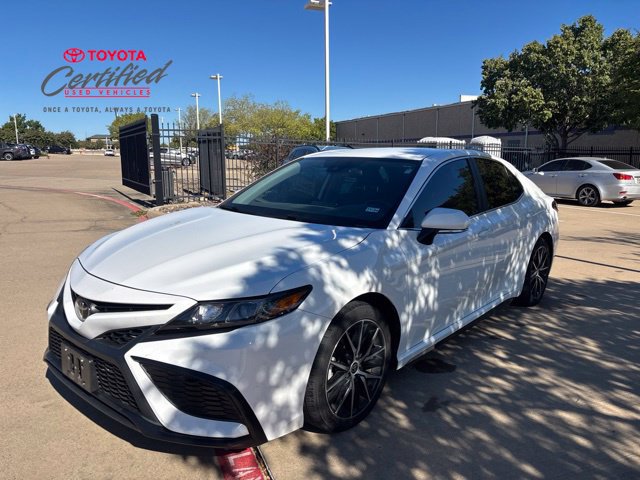 Used 2023 Toyota Camry SE FWD image 1