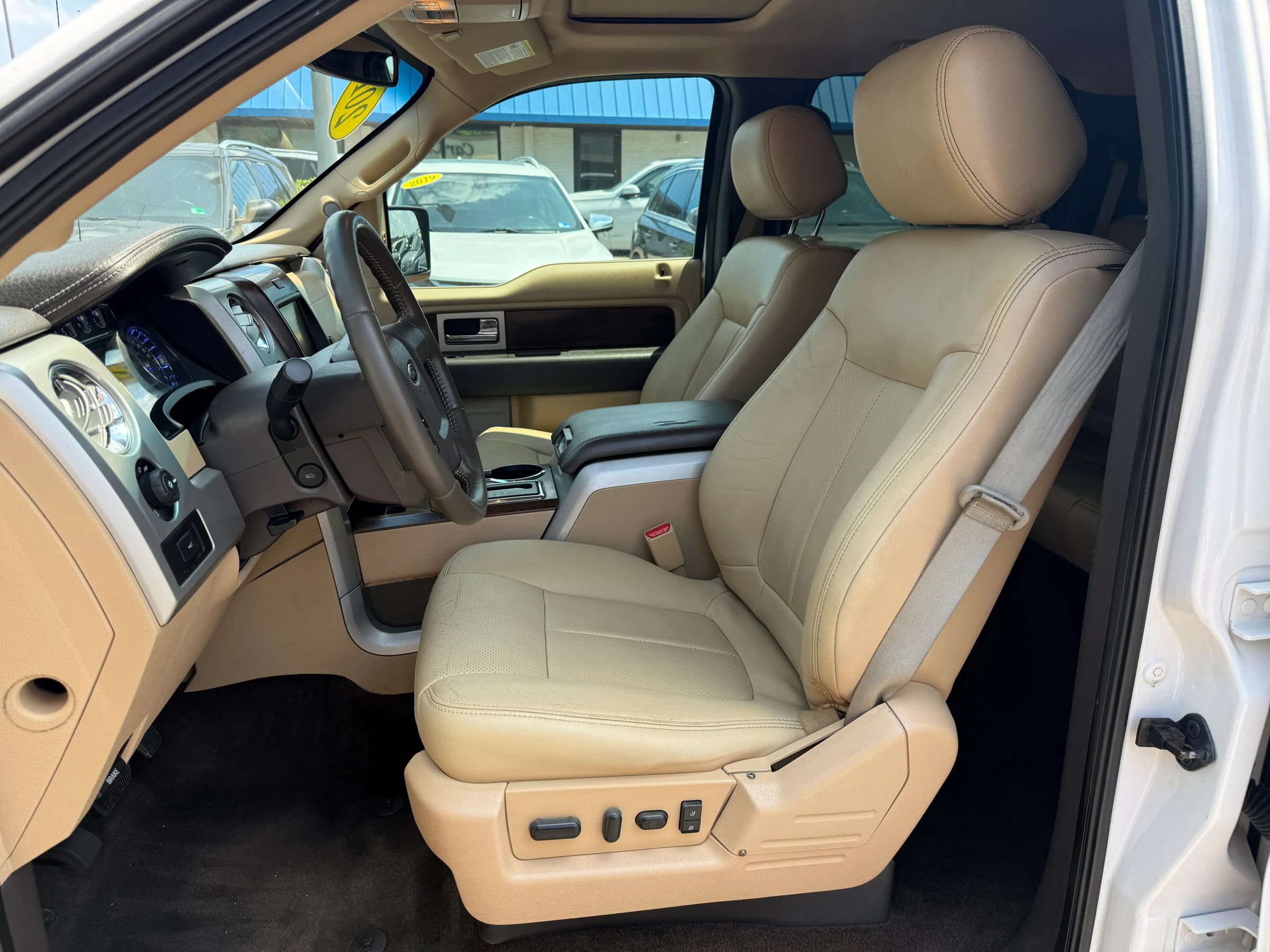 Used 2014 Ford F150 Lariat w/ Equipment Group 502A Luxury RWD image 14