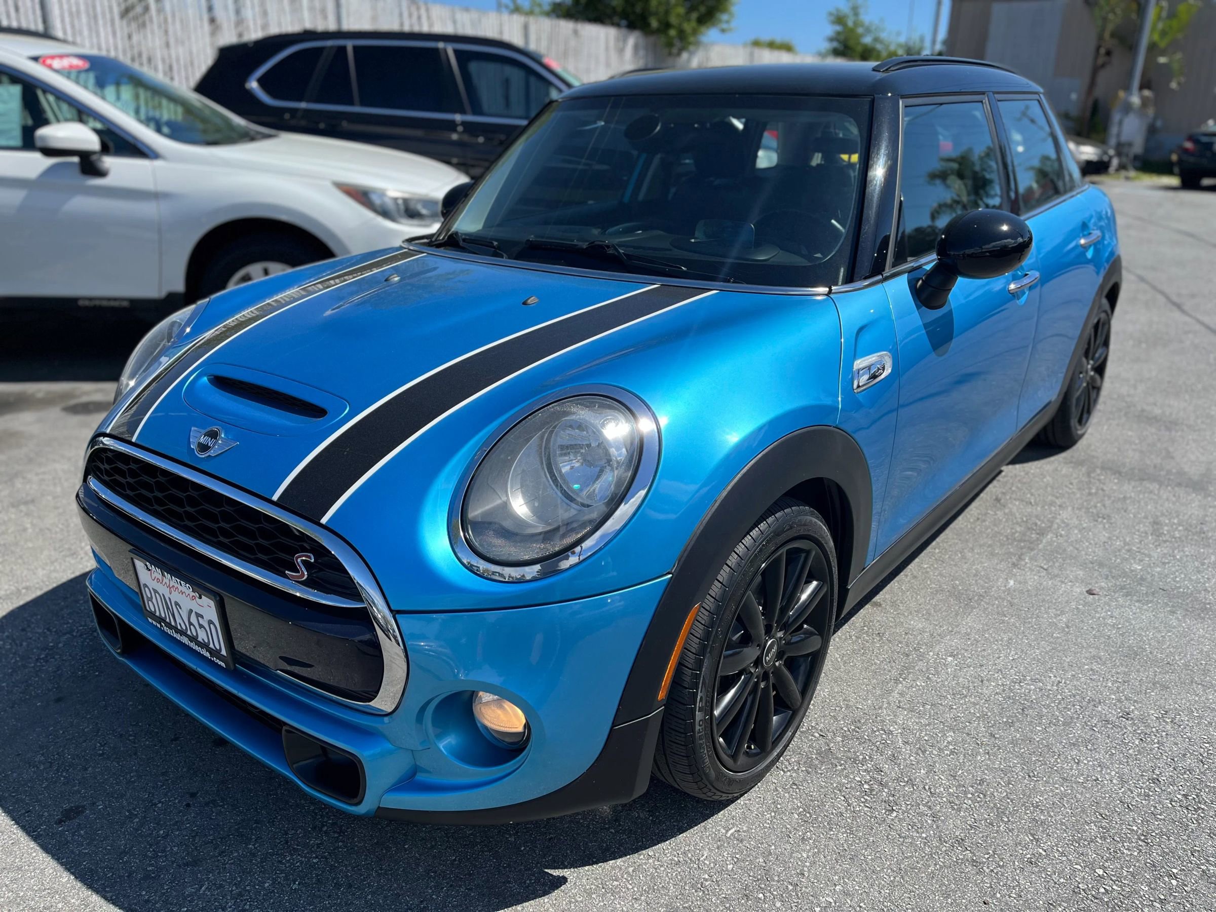 Used 2015 MINI Cooper S w/ Mini Wired Pack image 3