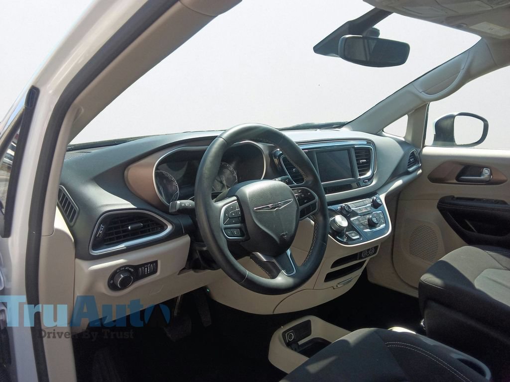 Used 2023 Chrysler Voyager LX FWD image 25