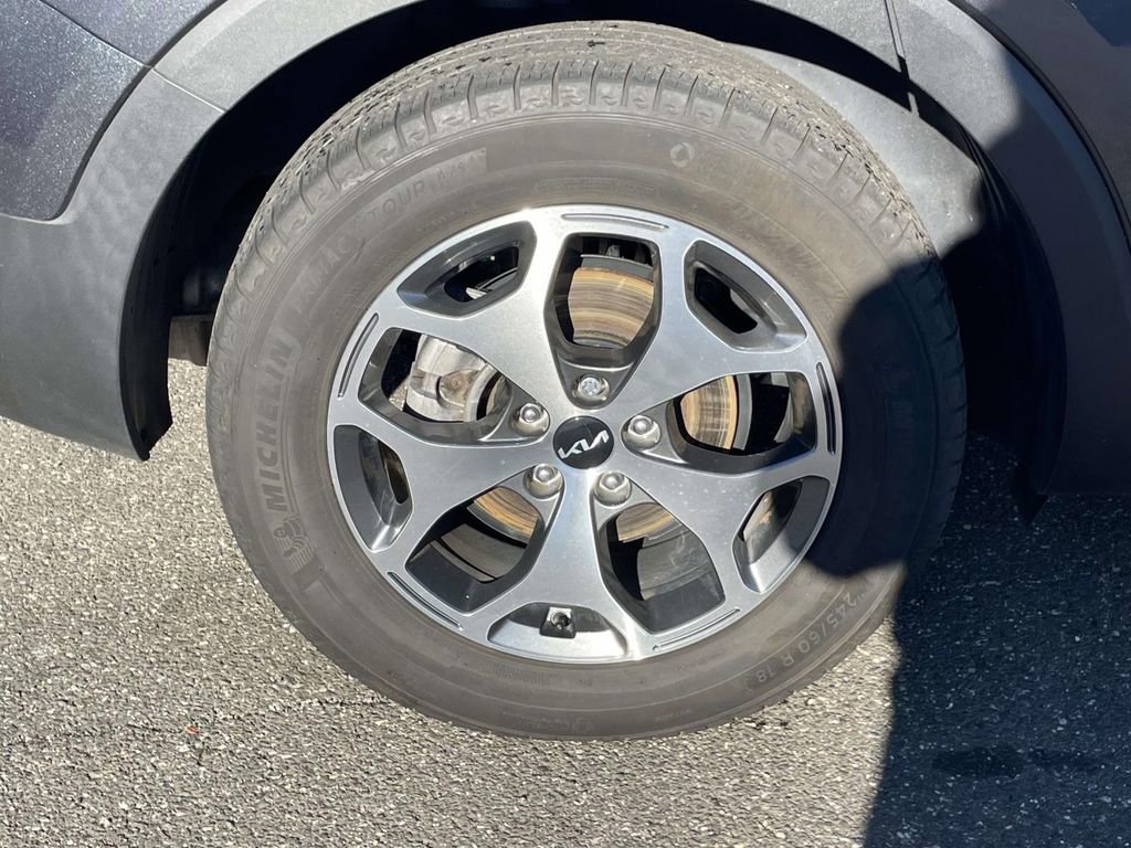 Used 2022 Kia Telluride EX image 9