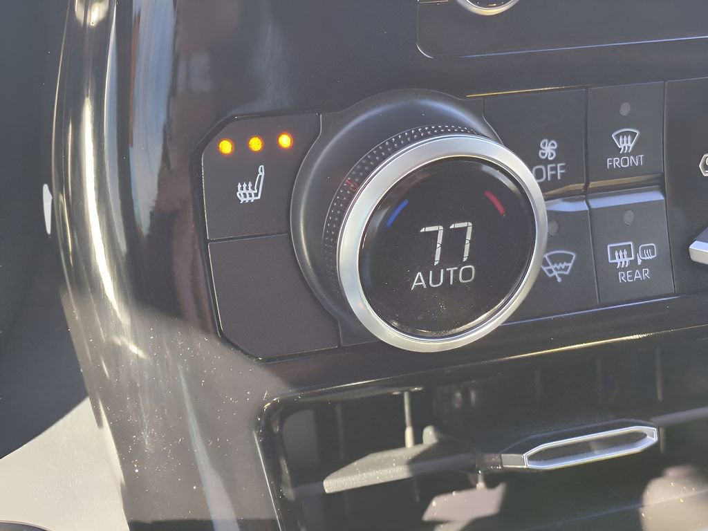 Certified 2024 Toyota Highlander XLE image 24