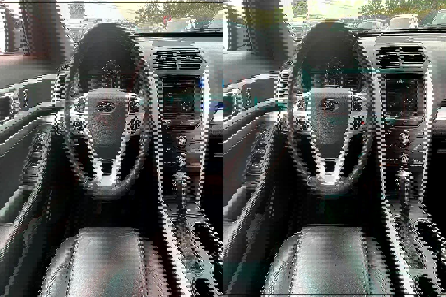 Used 2015 Ford Explorer XLT w/ Equipment Group 202A image 6