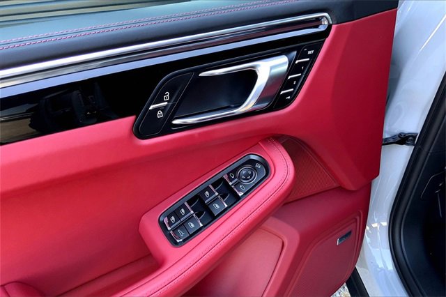 New 2026 Porsche Macan S image 27