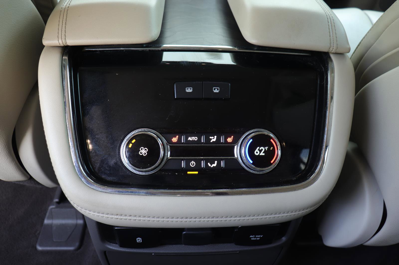 Used 2020 Lincoln Navigator Reserve w/ Luxury Package image 23