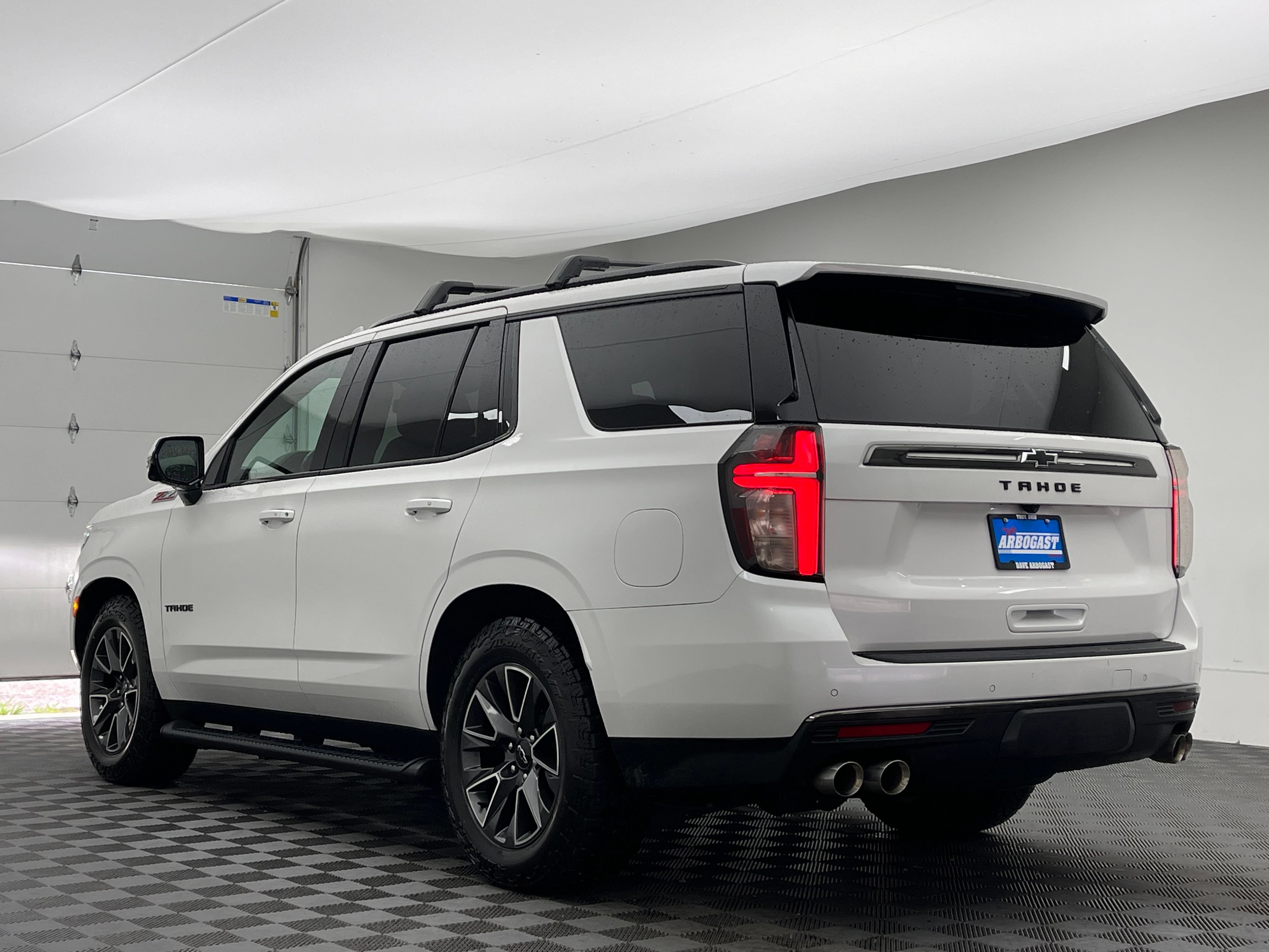 Used 2022 Chevrolet Tahoe Z71 w/ Z71 Off-Road Package AWD/4WD image 14