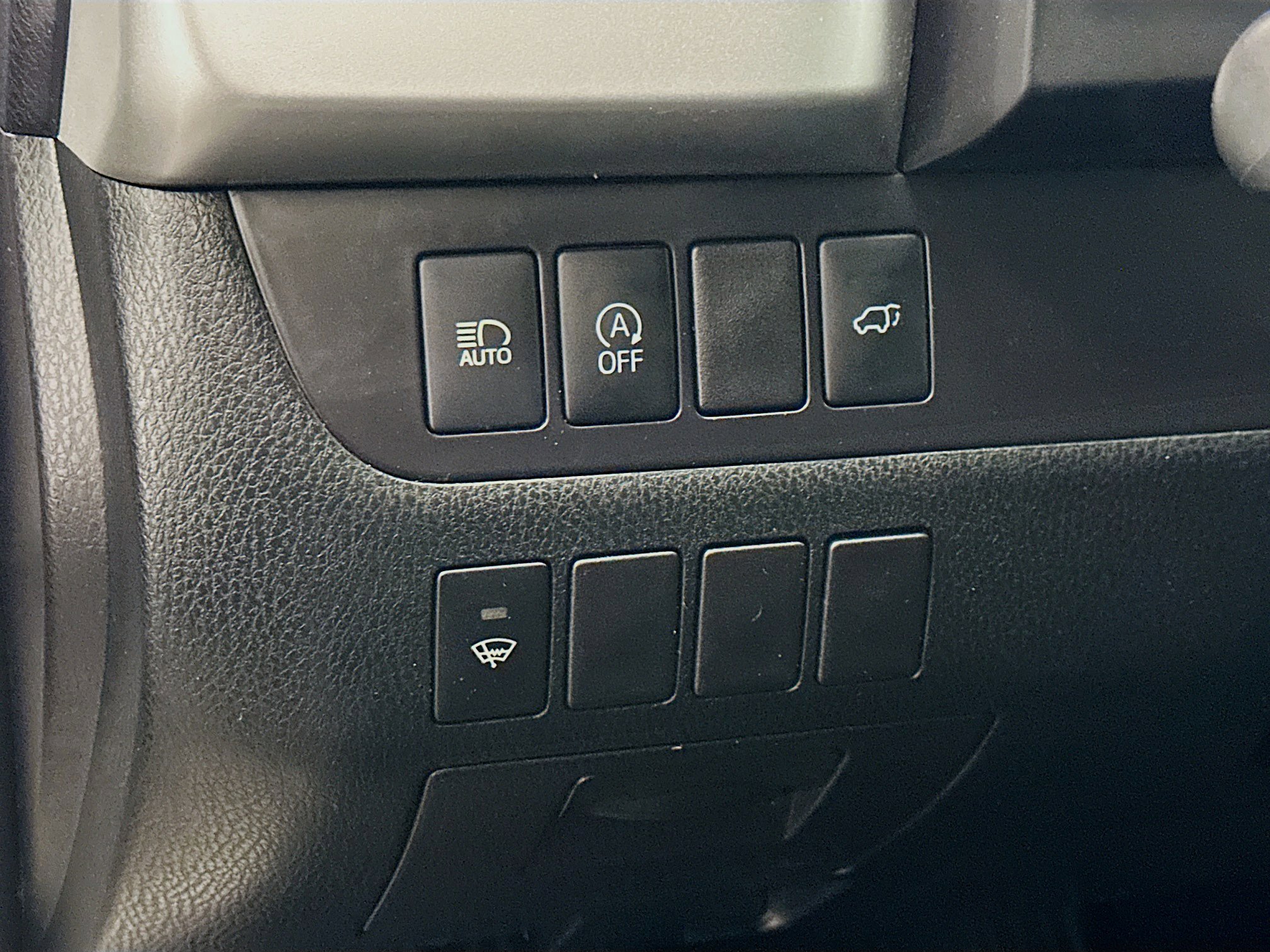 Used 2018 Toyota Highlander SE AWD/4WD image 17