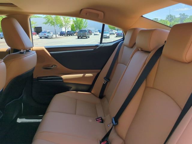 Used 2023 Lexus ES 350 w/ Premium Package FWD image 13