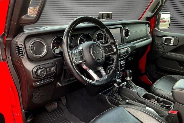 Used 2021 Jeep Wrangler Unlimited Sahara w/ Cold Weather Group AWD/4WD image 17