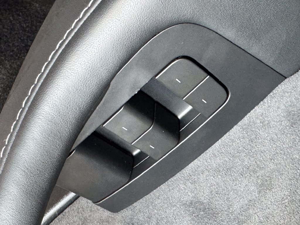 Used 2024 Tesla Model Y Long Range RWD image 27