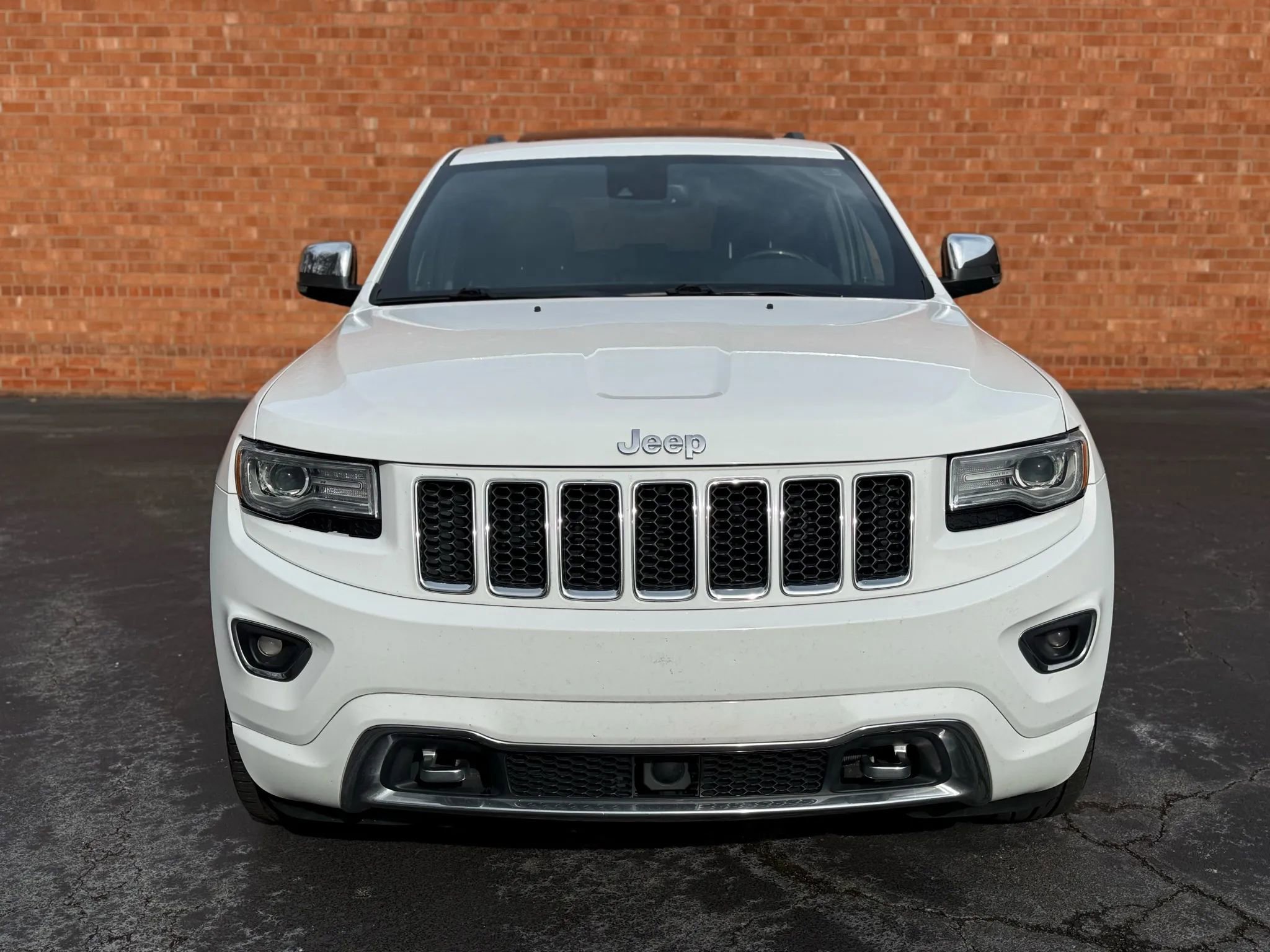Used 2015 Jeep Grand Cherokee Overland w/ Advanced Technology Group image 14