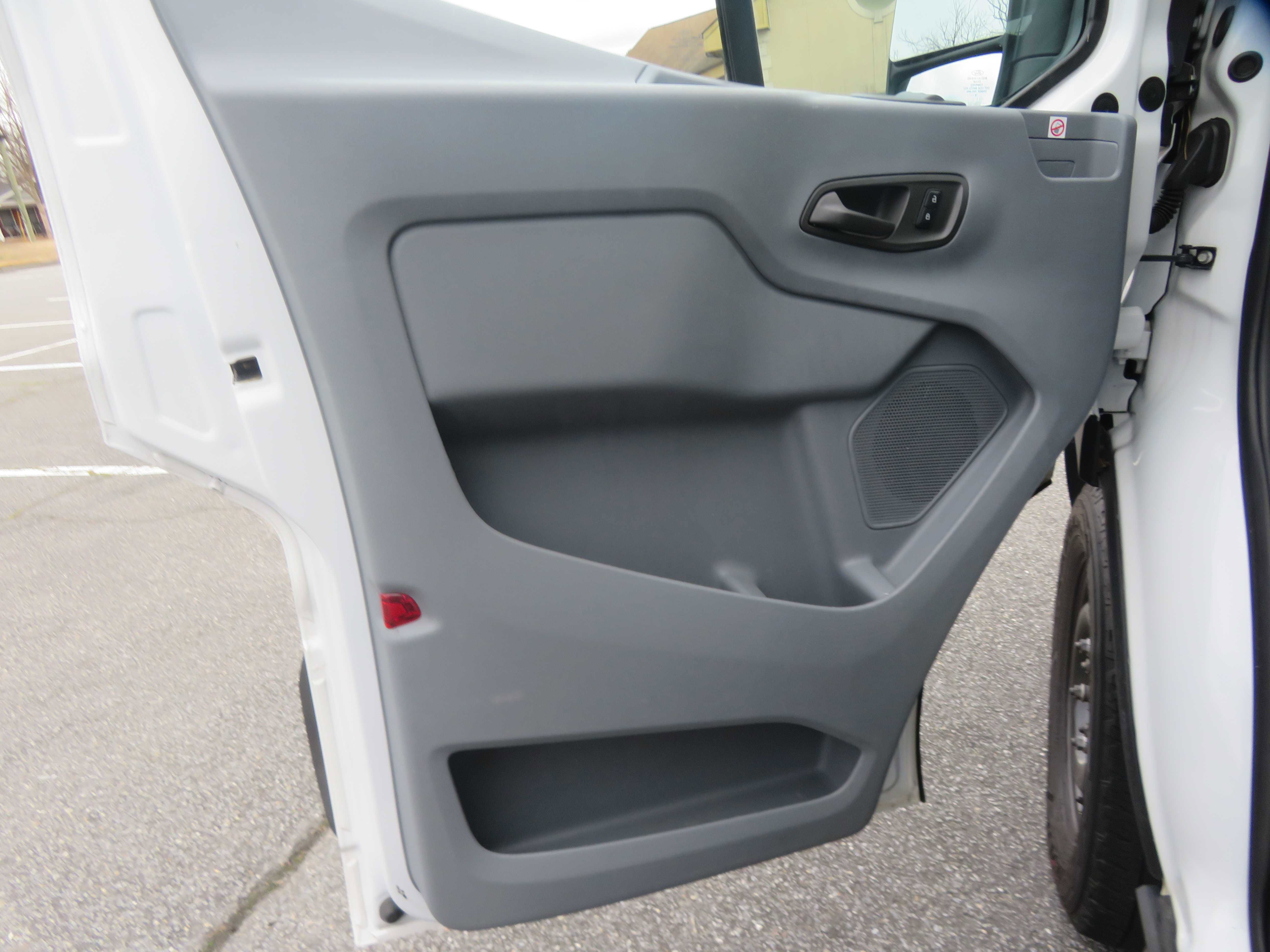 Used 2019 Ford Transit 150 XLT image 13