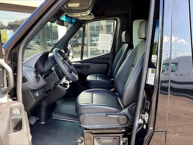 Used 2023 Mercedes-Benz Sprinter 2500 image 19