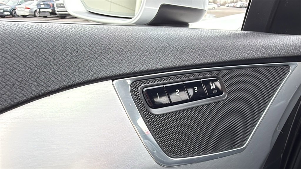 Used 2018 Volvo XC90 T5 Momentum w/ Convenience Package image 14