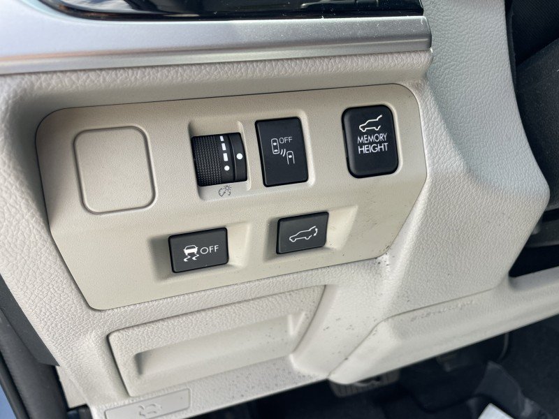 Used 2018 Subaru Forester 2.5i Limited AWD/4WD image 13