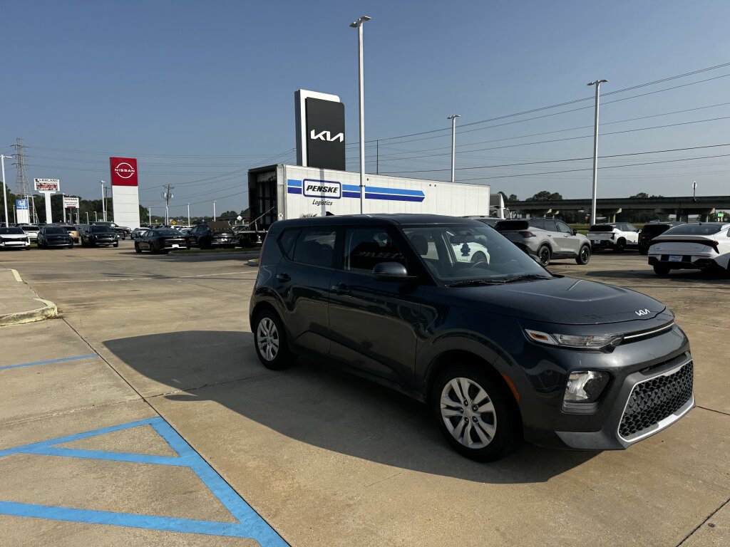 Certified 2022 Kia Soul LX FWD image 9