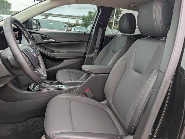 Certified 2025 Buick Encore GX Preferred w/ Advanced Technology Package FWD image 25