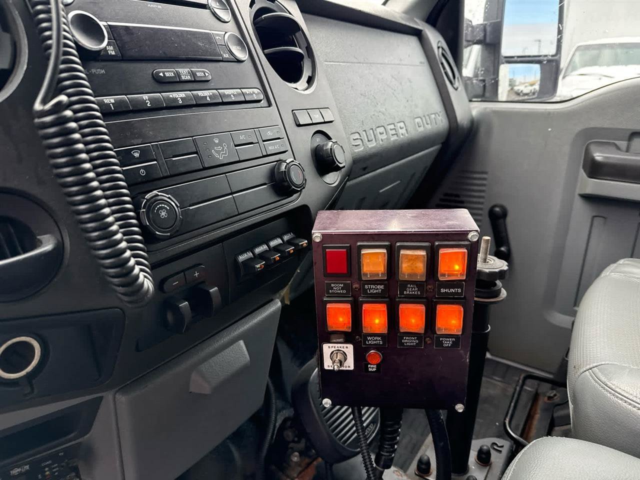 Used 2015 Ford F550 2WD Crew Cab Super Duty image 14