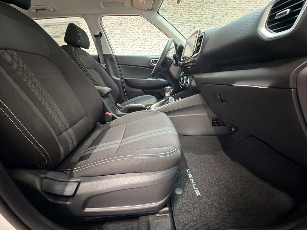 New 2026 Hyundai Venue SEL FWD image 12