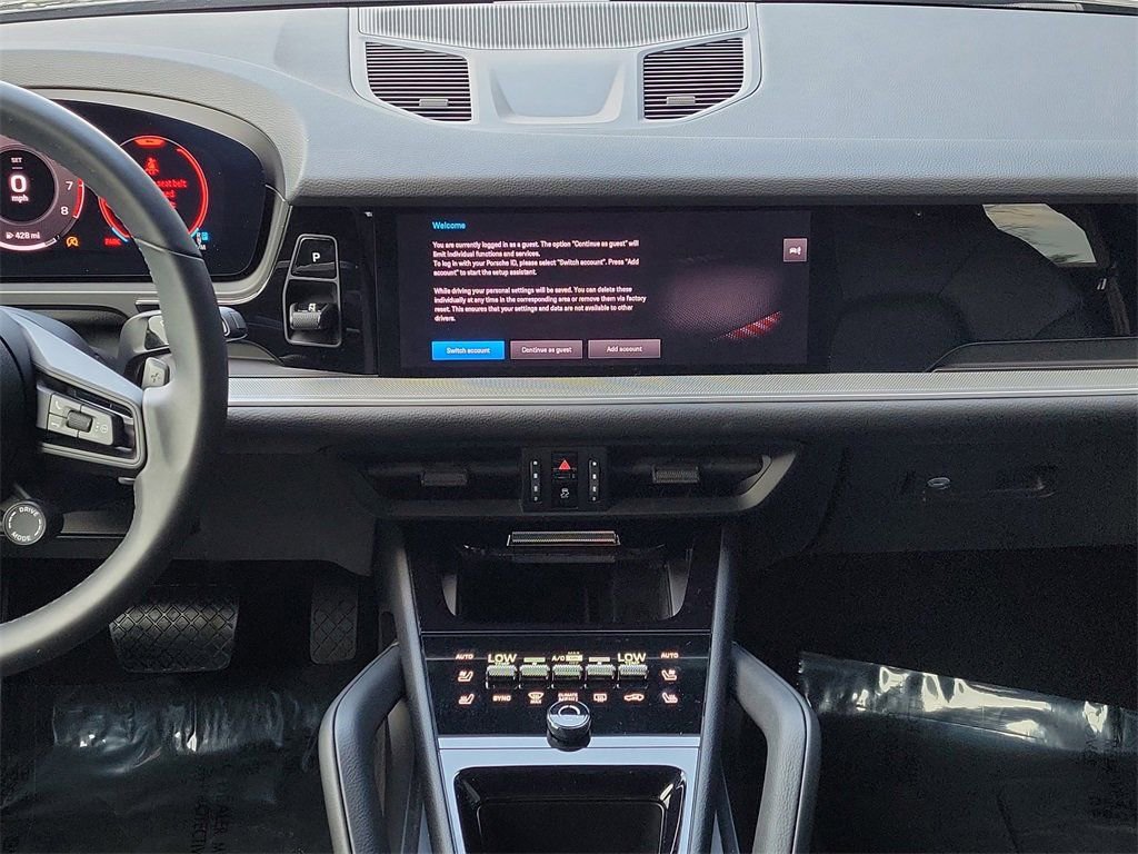 Certified 2025 Porsche Cayenne image 21