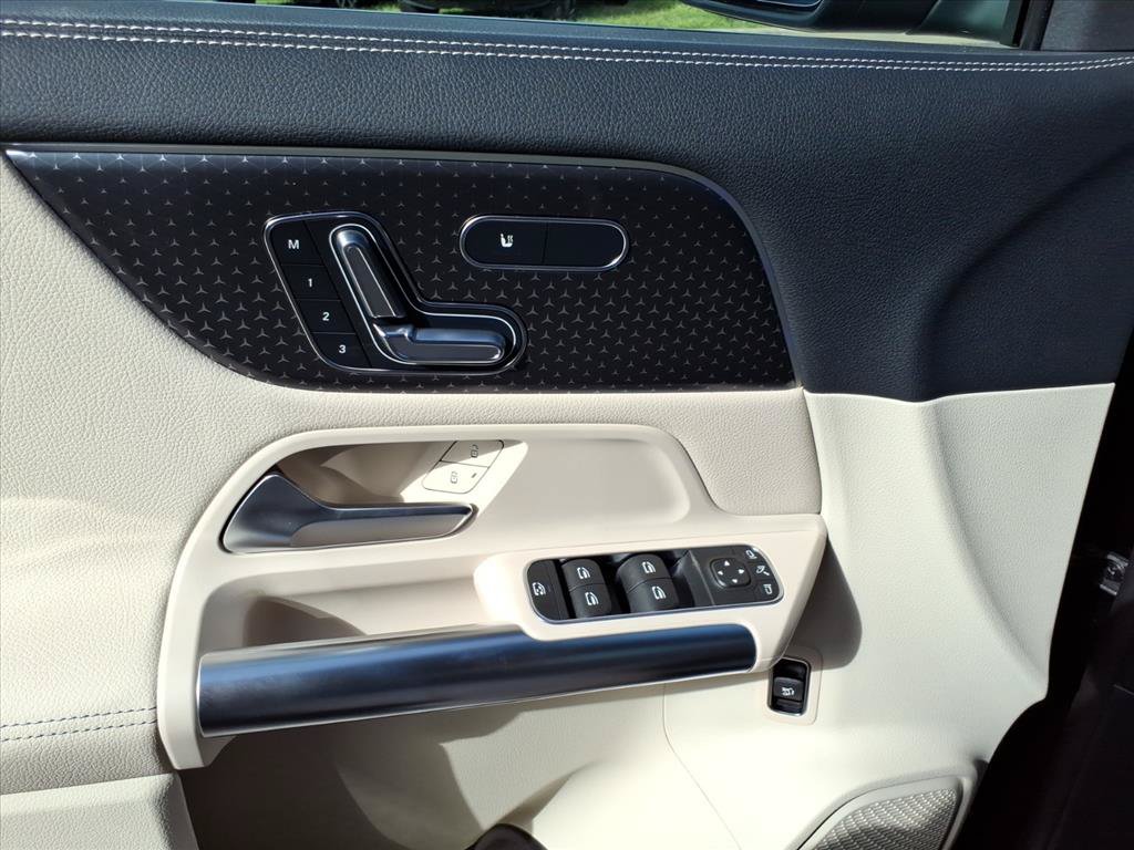 Used 2026 Mercedes-Benz GLA 250 4MATIC image 11