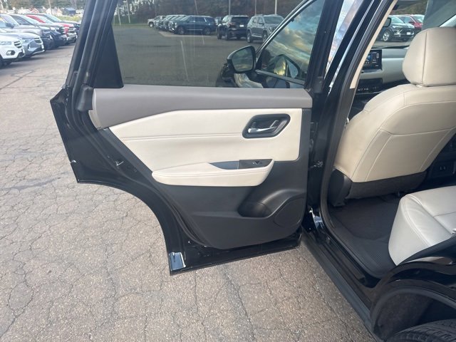 Used 2024 Nissan Rogue SL image 15