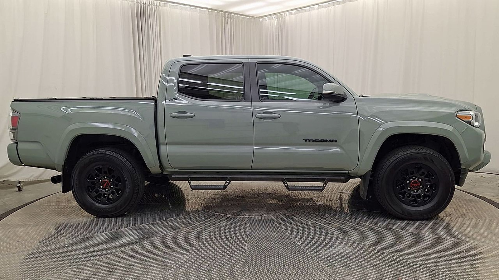Used 2022 Toyota Tacoma TRD Sport w/ Technology Package AWD/4WD image 7