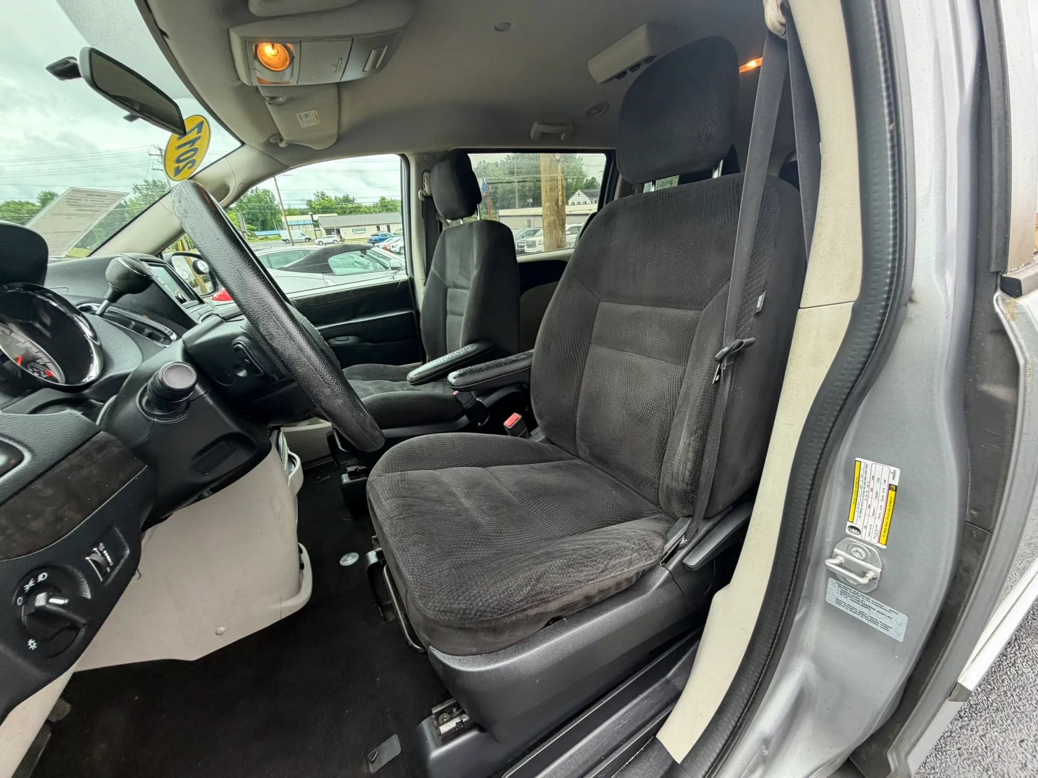 Used 2017 Dodge Grand Caravan SE w/ Power Window Group FWD image 19