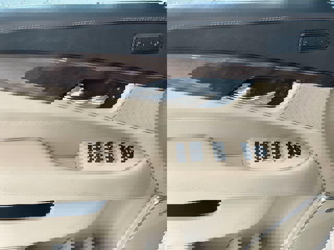 Used 2019 Cadillac Escalade ESV Luxury image 13