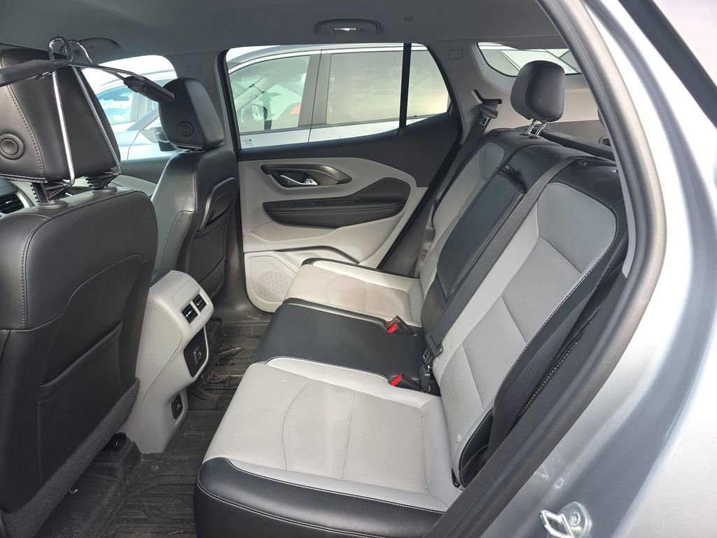 Used 2023 GMC Terrain SLT w/ Infotainment Package II image 5