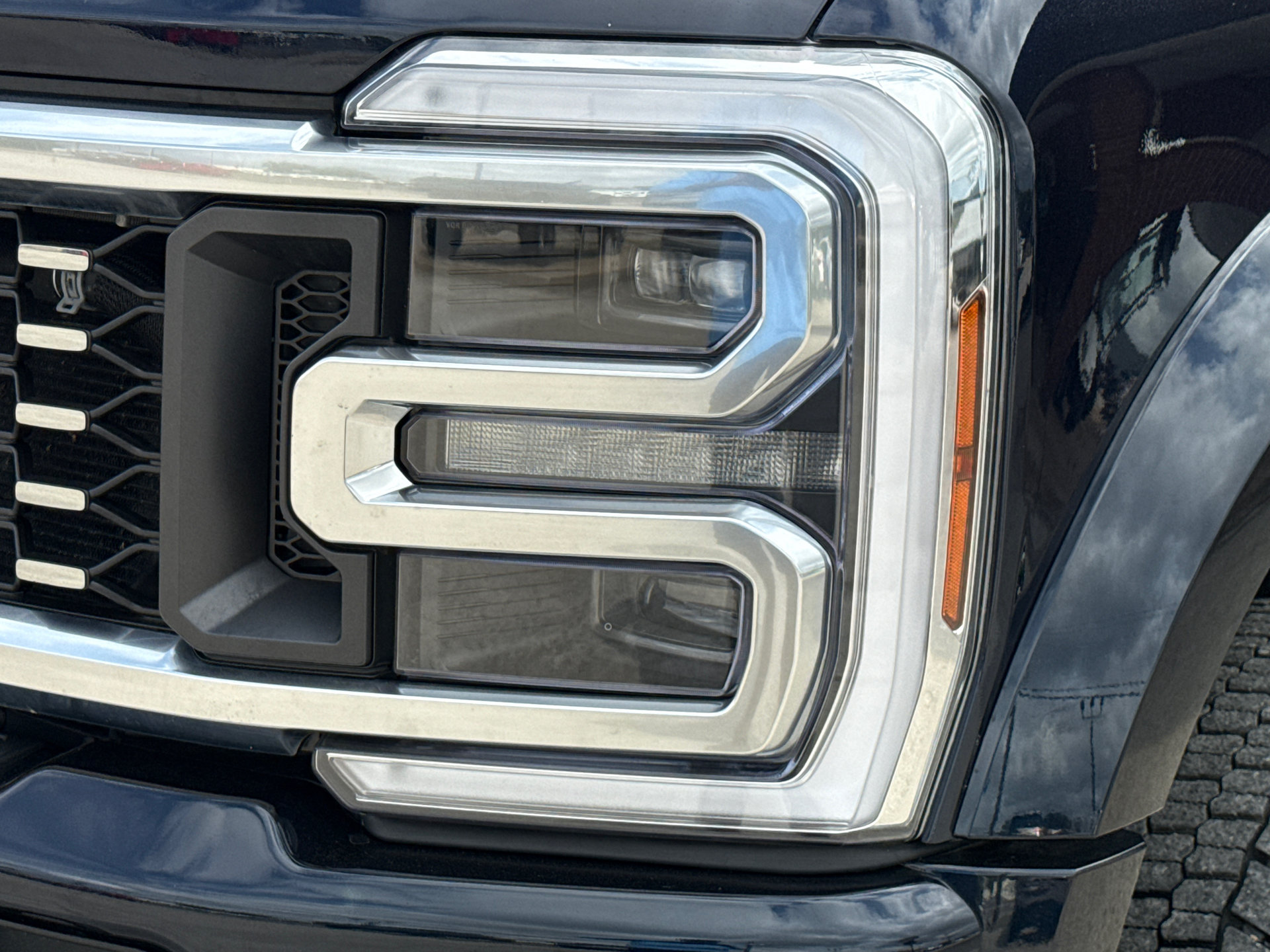 Used 2025 Ford F450 Platinum w/ FX4 Off-Road Package AWD/4WD image 4